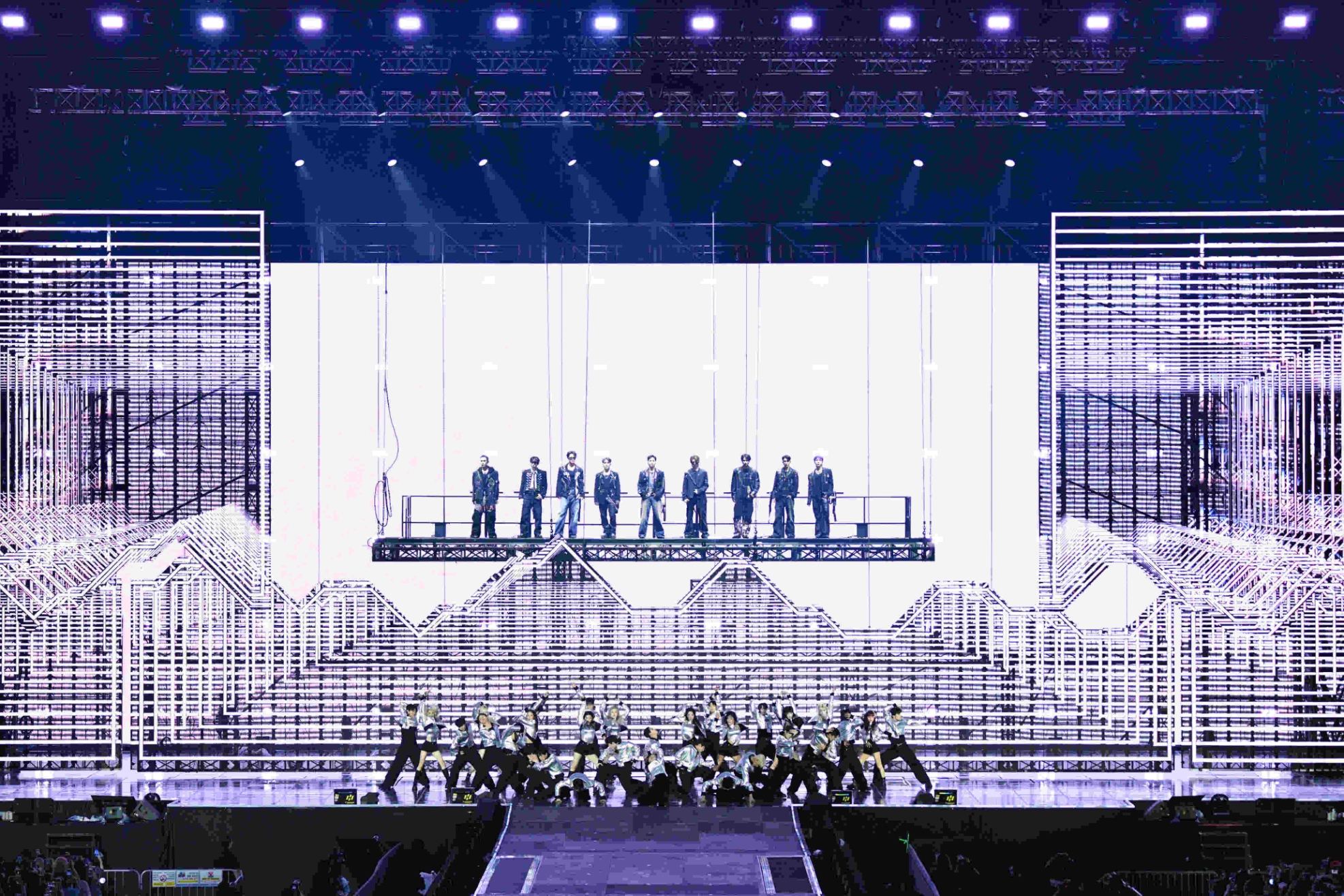 Film backdrop for Concert: Seventeen World Tour 'New_'