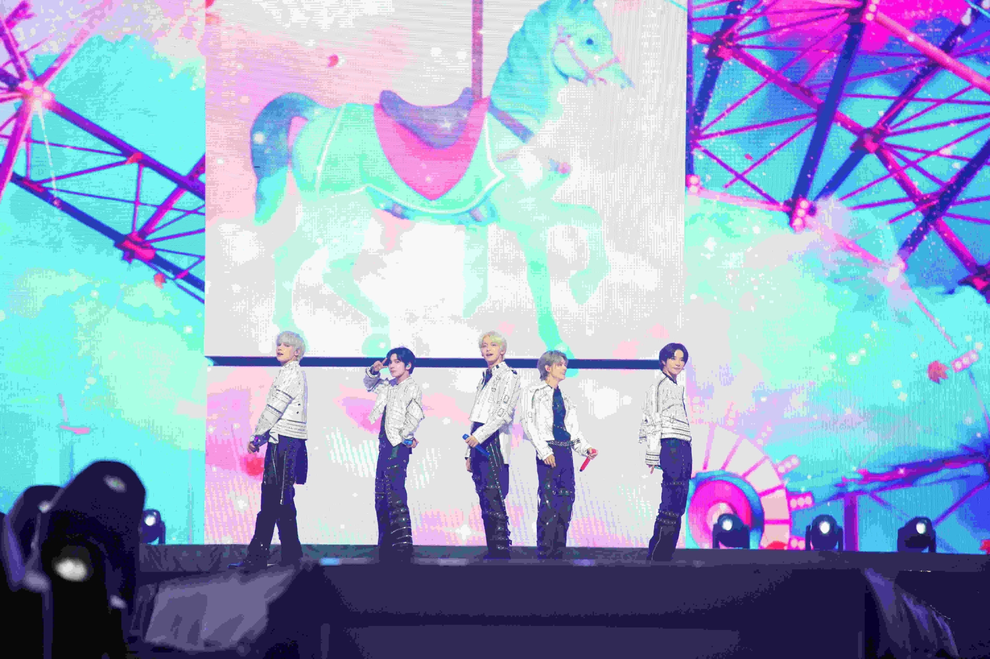Film backdrop for Concert: TXT World Tour 'Act : Tomorrow'