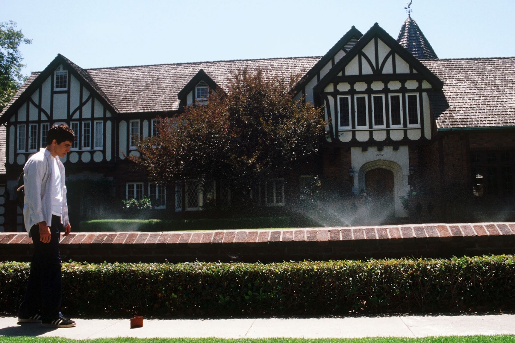 Film backdrop for Donnie Darko (2001)